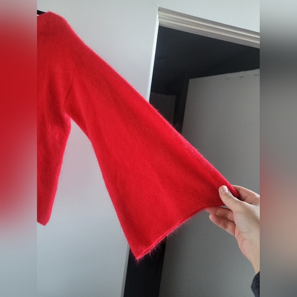 Banana Republic Red Brushed Cashmere Flare-Sleeve Scoopneck Sweater Womens Small - Picture 3 of 7